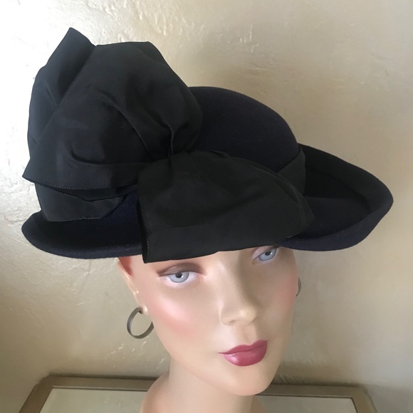 CHIC 1940s\' NAVY FELT FEDORA WITH BLACK FABRIC RIBBON AND LARGE BOW main image 6